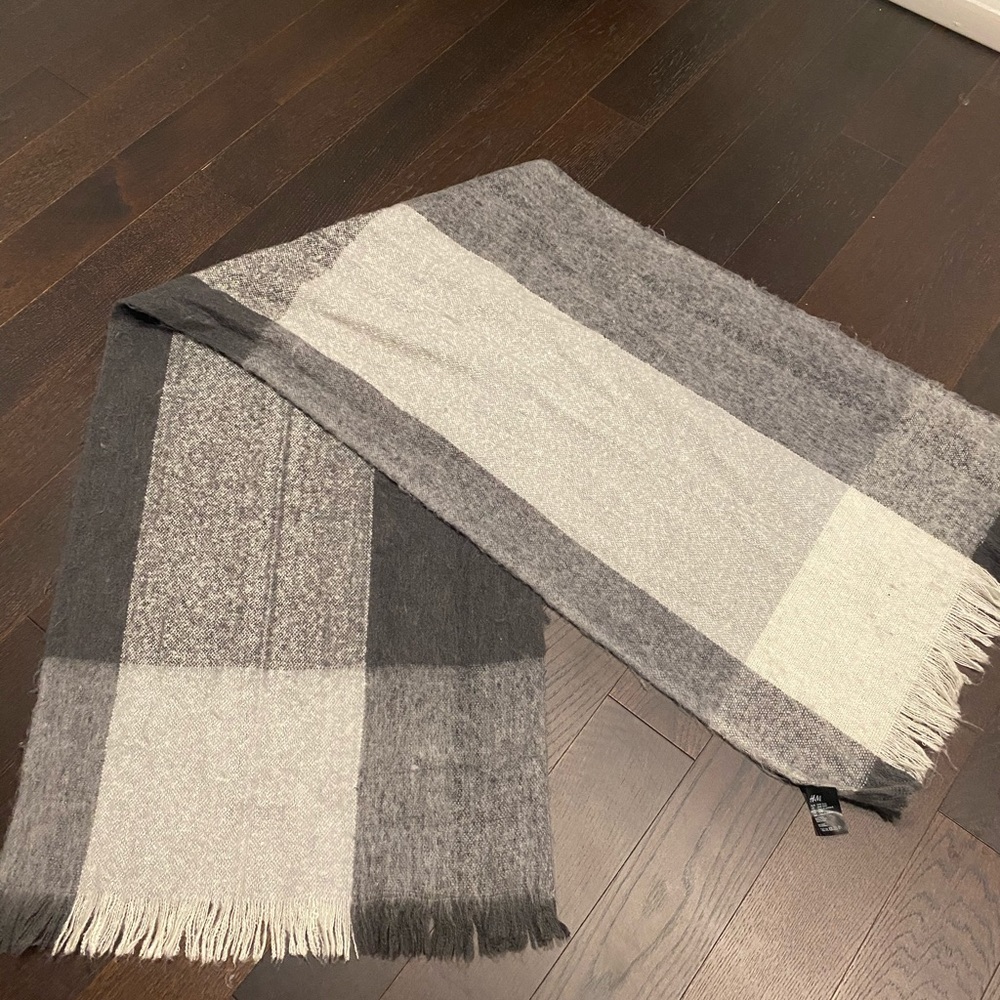 Gray scarf